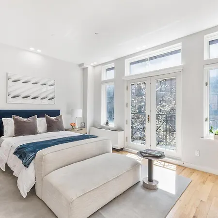 Studio W Charming Juliet Balcony In Upper East